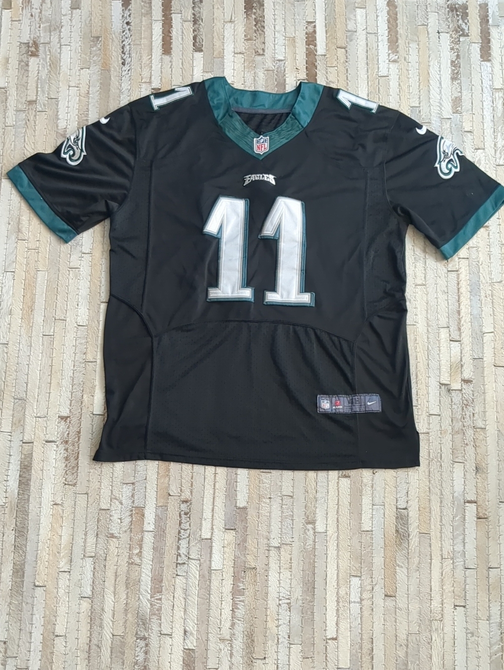 Nike NFL Men's XL Philadelphia Eagles Carson Wentz #11 Black Jersey